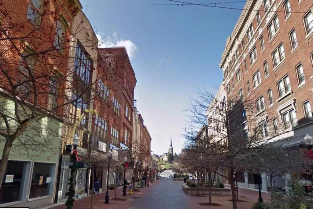 Escape On Hambright'S Alley! Walk 2 Everything! Cyclists Welcome! 1St Fl Unit A Cumberland Kültér fotó